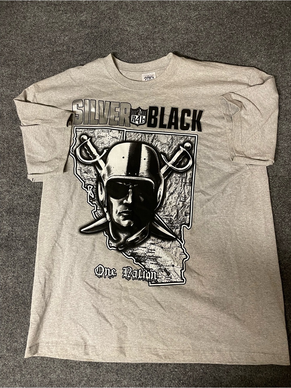 One Nation Silver & Black Graphic Tee - Crew Neck Short Sleeve